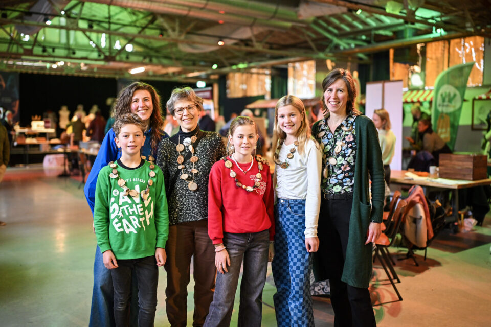 De Kinderklimaatburgemeesters samen met de Klimaatburgemeesters