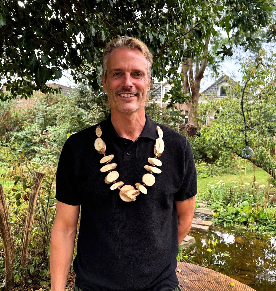 Ard Wolthuis met een klimaatburgemeester ketting